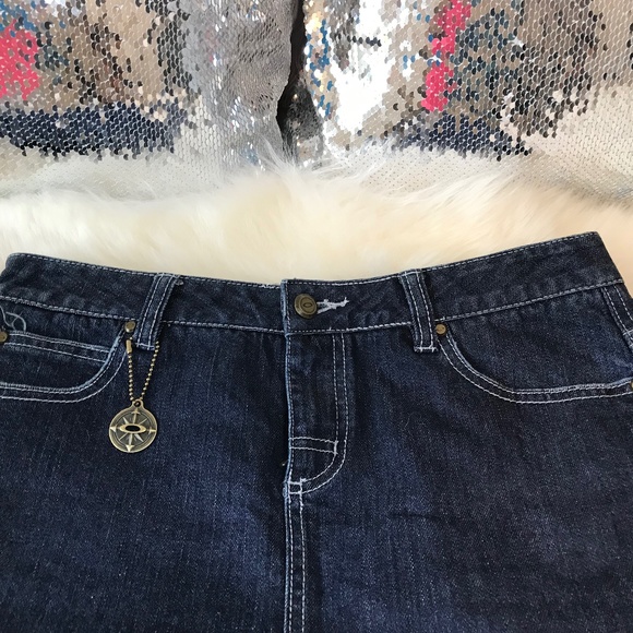 NWOT Women’s Oakley Dark Blue With White Stitching Demin/Jean Skirt With Pockets - Picture 2 of 9